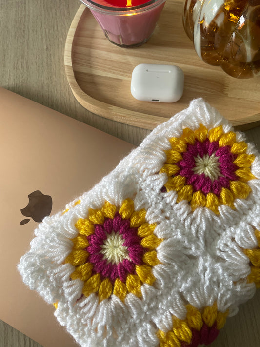 Pochette d'ordinateur en granny